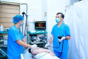 Bác sĩ chuyên khoa, bác sĩ thẩm mỹ và bác sĩ Răng – Hàm – Mặt là những nghề thường được nhắc đến khi tìm hiểu ngành Y nào kiếm được nhiều tiền nhất hiện nay